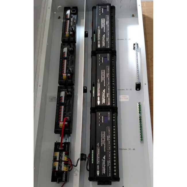 DMX <BR> Solare Universal Contact Closure Programmable 32 Dimmer Panel